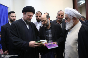 دیدار رئیس سازمان اسناد و کتابخانه ملی ، معاونین ومدیران با سید حسن خمینی