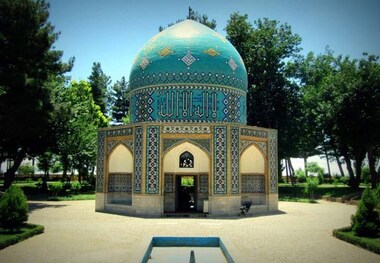 آغاز مرمت کاشی‌های آرامگاه عطار نیشابوری 
