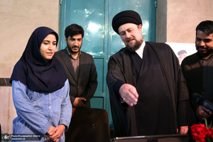 بازدید سیدحسن خمینی از  کارگاه طراحی زندگی سیاسی و عرفانی امام خمینی (ره) در حسینیه جماران