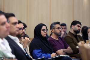 رونمایی و بررسی سه کتاب محمدجواد ظریف