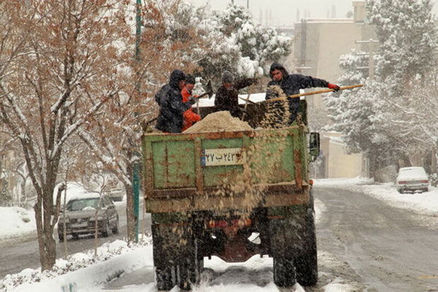 ۱۲۰ تن نمک در سطح خیابان های بجنورد پاشیده شد