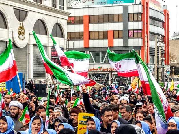 راهپیمایی با شکوه 22 بهمن در شهرستان پردیس برگزار شد