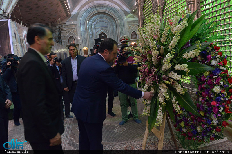 ادای احترام وزیر دفاع ارمنستان به مقام شامخ بنیانگذار جمهوری اسلامی ایران 