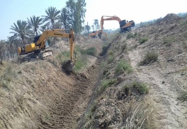 لایروبی انهار محلی شادگان آغاز شد