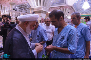 حضور مددجویان موسسه بچه های آسمان در حرم مطهر امام خمینی(س)