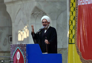 حاج علی اکبری: تنگه هرمز قابل مذاکره نیست/ «موشک آبی» آماده پرتاب به قلب دشمن است/ با کسانی که به سفره ملت آسیب می‌زنند به عنوان مجرم جنگی برخورد شود و آنها به اشد مجازات برسند
