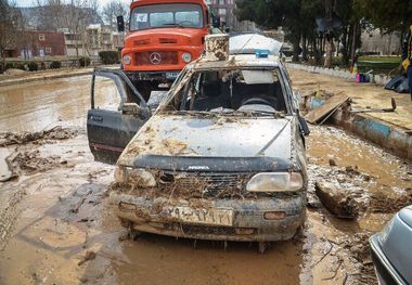 توقف خودروها در جاده بلا‎تکلیف پساسیل