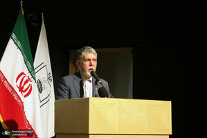 بازدید وزیر ارشاد از بیت و زادگاه حضرت امام در خمین