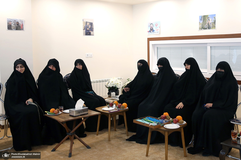 دیدار سید حسن خمینی با خانواده شهیدان لاریجانی