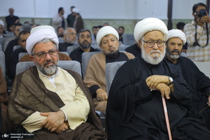 نشست «قرآن و عترت، محور اتحاد مسلمانان در اندیشه امام خمینی(س)» به زبان اردو