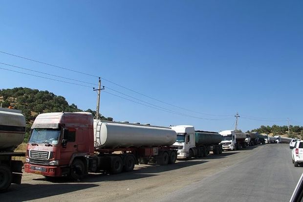 تردد تانکرهای حامل مواد نفتی صادراتی و ترانزیتی از مرز باشماق آزاد شد