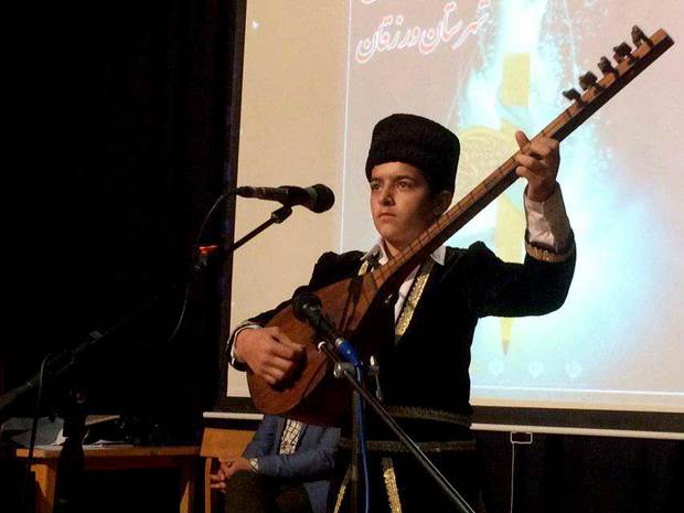 سومین جشنواره شعر و موسیقی عاشیقلار ارسباران در ورزقان به کار خود پایان داد