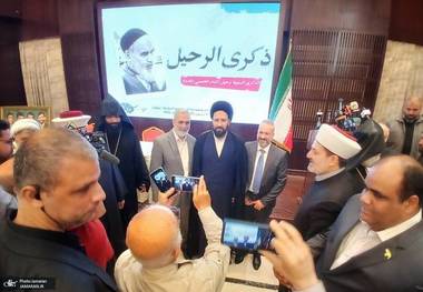 السیّد علی خمینی إنّه لا یمکن أن یکون هناک سلام بیننا وبین الاستکبار