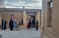 بازدید گردشگران نوروزی از بیت و زادگاه حضرت امام (س) در شب عید سعید فطر + تصاویر