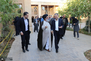 بازدید مشاور رئیس جمهور از بیت تاریخی امام در خمین