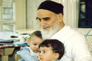 کدام رفتار امام باعث علاقه بیشتر بچه ها می شد؟