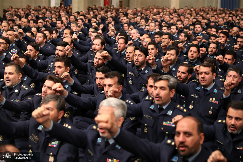 دیدار جمعی از فرماندهان و کارکنان نیروی هوایی ارتش با فرمانده معظم کل قوا