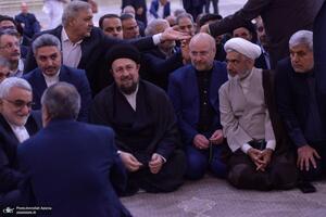حاشیه های تجدید میثاق نمایندگان مجلس دوازدهم با آرمان های امام خمینی (س)