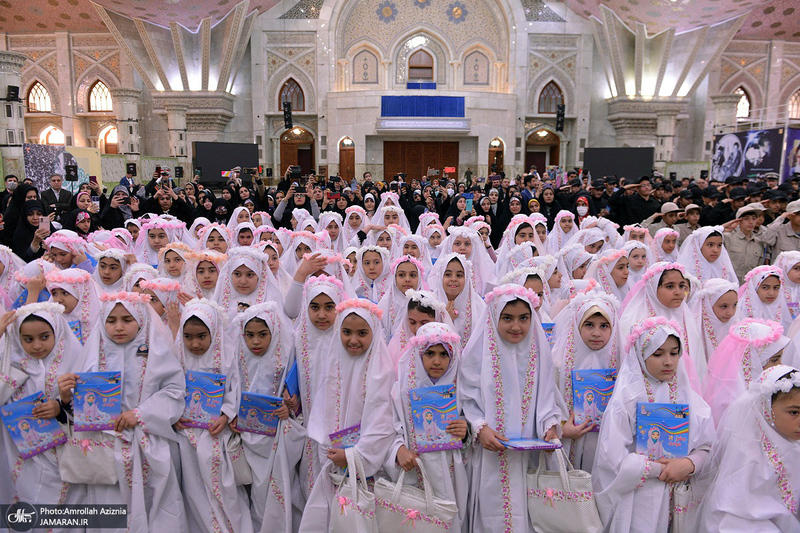 مراسم جشن فرزندان به تکلیف رسیده کارکنان سپاه در حرم مطهر امام خمینی (س)