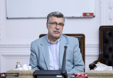 وزیر بهداشت: نمی‌توان از تیم سلامت انتظار کار جهادی داشت اما مسائل معیشتی آن را نادیده گرفت