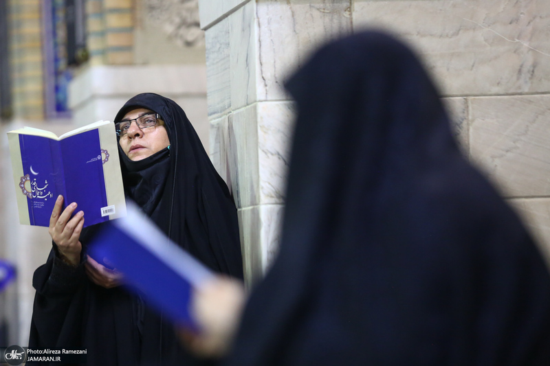 مراسم دعا و احیای شب بیست و یکم ماه رمضان در حرم امام رضا(ع)