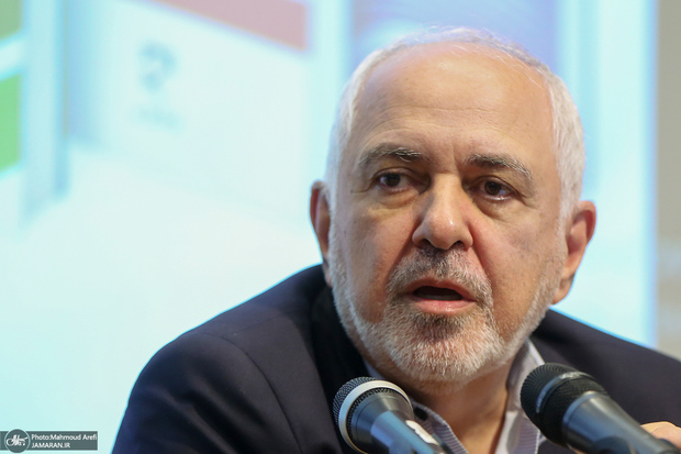 ظریف: وقتی موجودیت کشور در خطر است، شما به سمت‌ بقا می‌روید/ ما باید از موضع خودمان‌ بایستیم و گفت‌وگو کنیم/ باید ایران را باور داشته‌ باشیم/ «انسجام داخلی» یک رکن امنیت ملی است؛ همان‌طور که «نفوذ» هست
