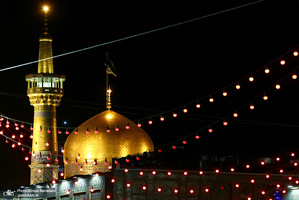 حال و‌هوای حرم مطهر رضوی در شب ولادت امام رضا (ع)