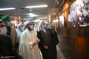 بازدید جمعی از امامان جمعه، روحانیون، علما، فضلا و مدرسین حوزه های علمیه اهل تسنن از جماران