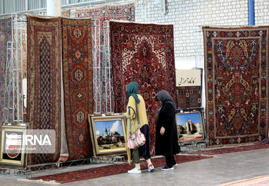 در آمد ۱۷ میلیارد تومانی قالیبافان مددجوی کرمان