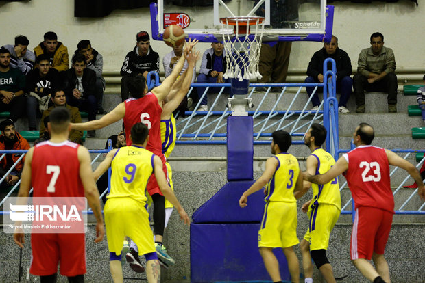 سرشاخ بسکتبالیست‌های قم با حریفان در مرحله دوم لیگ ایران