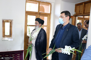 حضور معاون رئیس جمهور و رئیس بنیاد شهید و امور ایثارگران در بیت تاریخی امام در خمین