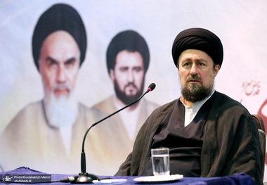 سید حسن خمینی: همه هویت جمهوری اسلامی «امام» است/ باید از بسیاری نهادهای فرهنگی کشور به شدت گلایه کرد که به امام بی توجه هستند/ فضای مجازی واقعیت دنیای ماست؛ ستیز با این واقعیت سر به صخره کوفتن است