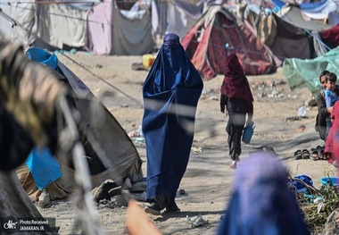 دستور رهبر طالبان: همه زنان افغانستان باید برقع بپوشند