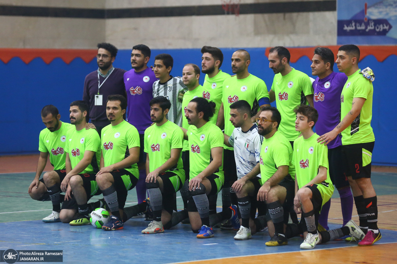مسابقه فوتسال خیریه بین تیم هنرمندان و منتخب بنیاد حضرت زینب (س)
