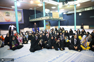 بازدید اقشار مختلف مردم از بیت امام خمینی (س) در جماران