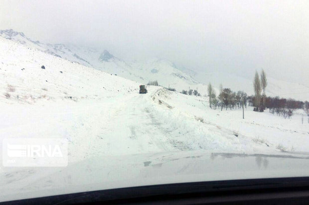 راه ارتباطی ۵۷ روستای کردستان همچنان مسدود است