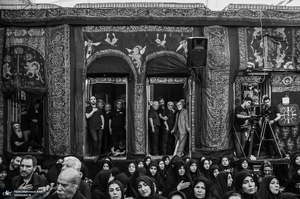 عزاداری ظهر عاشورا در حسینیه 200 ساله سادات اخوی