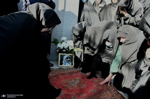 مراسم تشییع و خاکسپاری پیکر اشرف بروجردی