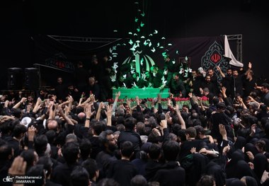 مراسم وداع با پیکر رهبر شهید در جوار حسینیه امام خمینی(ره) برگزار شد + تصاویر