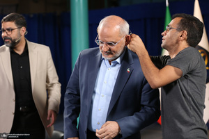 گفتگو حضور با حاجی میرزایی رئیس دفتر رئیس جمهور در حسینیه جماران