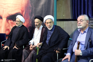 مراسم بزرگداشت همسر آیت الله موسوی بجنوردی (ره) در حسینیه شماره یک جماران-2