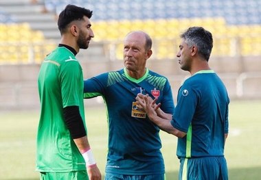 حضور سیدجلال در محل تمرین پرسپولیس/فرزند شهید مدافع حرم میهمان ویژه شاگردان کالدرون
