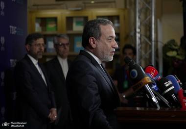 عراقچی: مذاکرات پیچیده‌تر از آن است که با دو سه جلسه حل‌وفصل شود/ امیدوارم در یکی دو جلسه آینده بتوانیم به راهکارهایی برسیم که مذاکرات قابل پیشرفت باشد/ راهکارهای عمان برای رفع موانع، احتمال پیشرفت وجود دارد