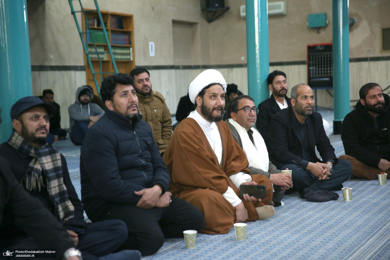 بازدید جمعی از گردشگران کشور پاکستان از بیت امام خمینی از جماران