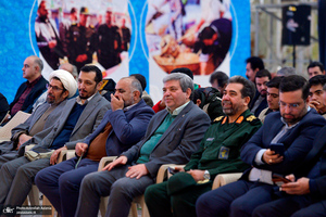 رزمایش کمک مومنانه با اهدای ۳۰۰ دستگاه ویلچر به بهزیستی در حرم امام  خمینی (س)