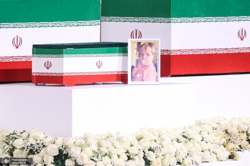 ادای احترام فرهیختگان و هیأت‌های دینی و شخصیت‌های سیاسی و فرهنگی کشورهای جهان به رهبر شهید انقلاب
