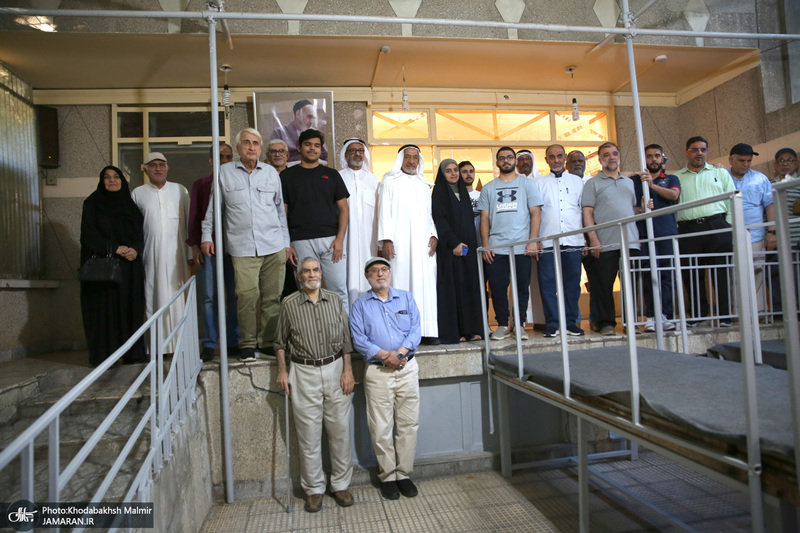 بازدید جمعی از گردشگران کویتی از بیت امام خمینی (س) در جماران