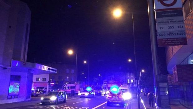 ۴ کشته و ۱۲ زخمی در حادثه زیر گرفتن نمازگزاران در مسجدی در لندن