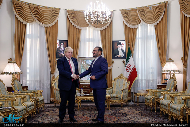 شمخانی: تصمیم ترامپ باعث انسجام بیشتر مسلمانان برای مقابله با رژیم کودک کش صهیونیستی شد / جانسون: انگلیس تصمیمی برای انتقال سفارت خود به قدس ندارد/ اجرای کامل برجام به نفع صلح و ثبات جهانی
 است