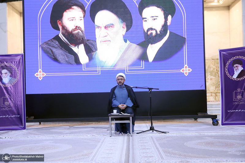 تجدید میثاق سرپرست و کارکنان موسسه تنظیم و نشر آثار امام خمینی(س) با آرمان های بنیانگذار جمهوری اسلامی